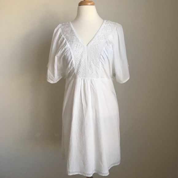 Magazine Dresses & Skirts - NWOT KRISTEN KIMONO SLEEVE DRESS WHITE XL